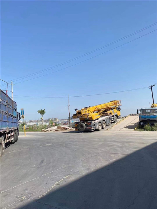 龙城区25吨吊车的租赁价格大概是多少？