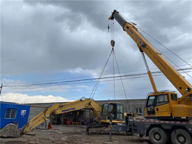 龙城区25吨吊车的工作半径是多少？