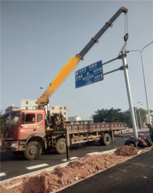 龙城区设备吊装租赁吊车要用多大吊车