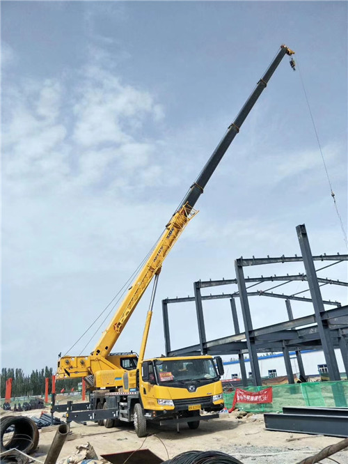 龙城区超高层建筑钢结构吊装案例